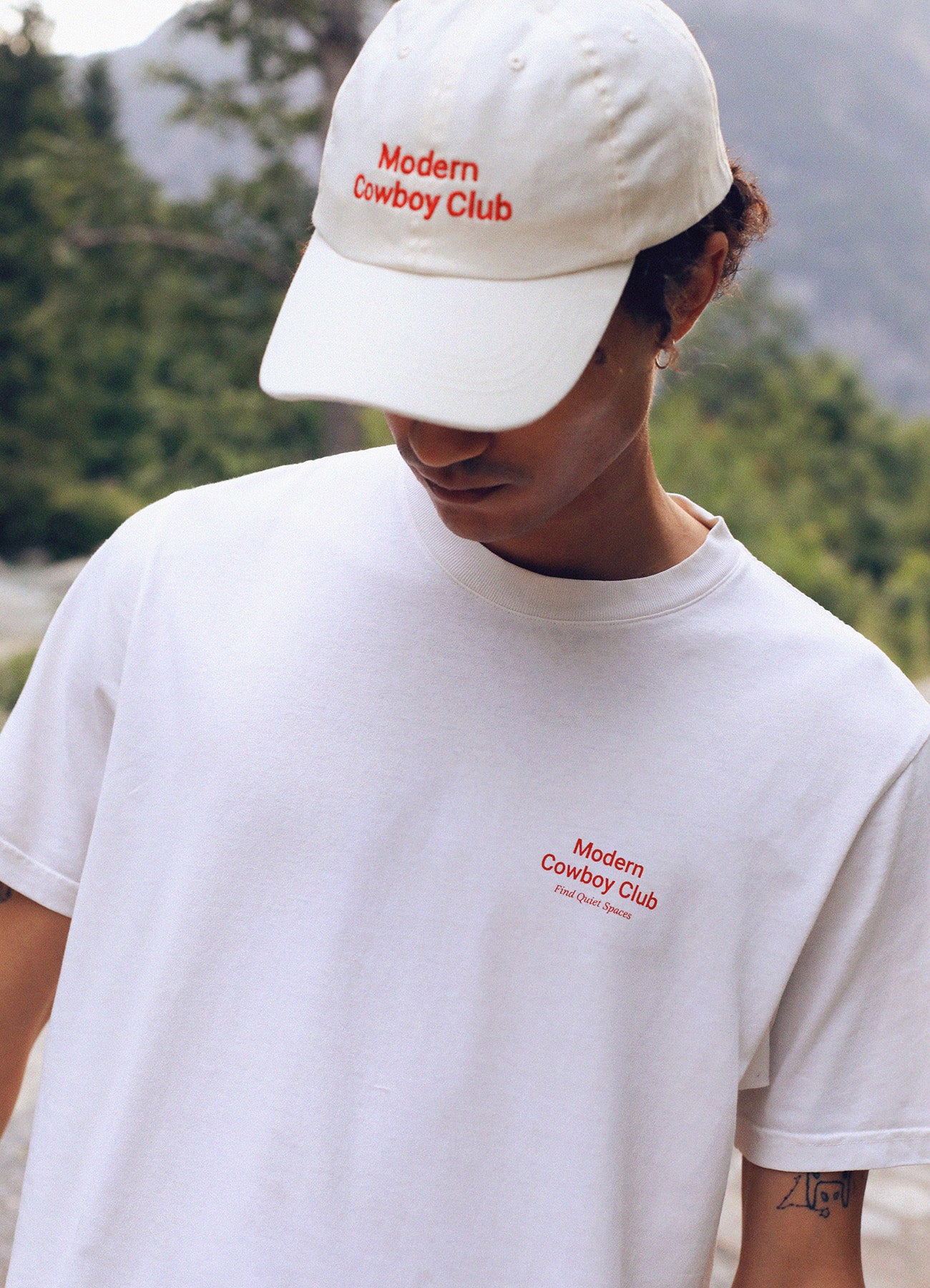 Jil T-shirt - Ivory & Red Logo
