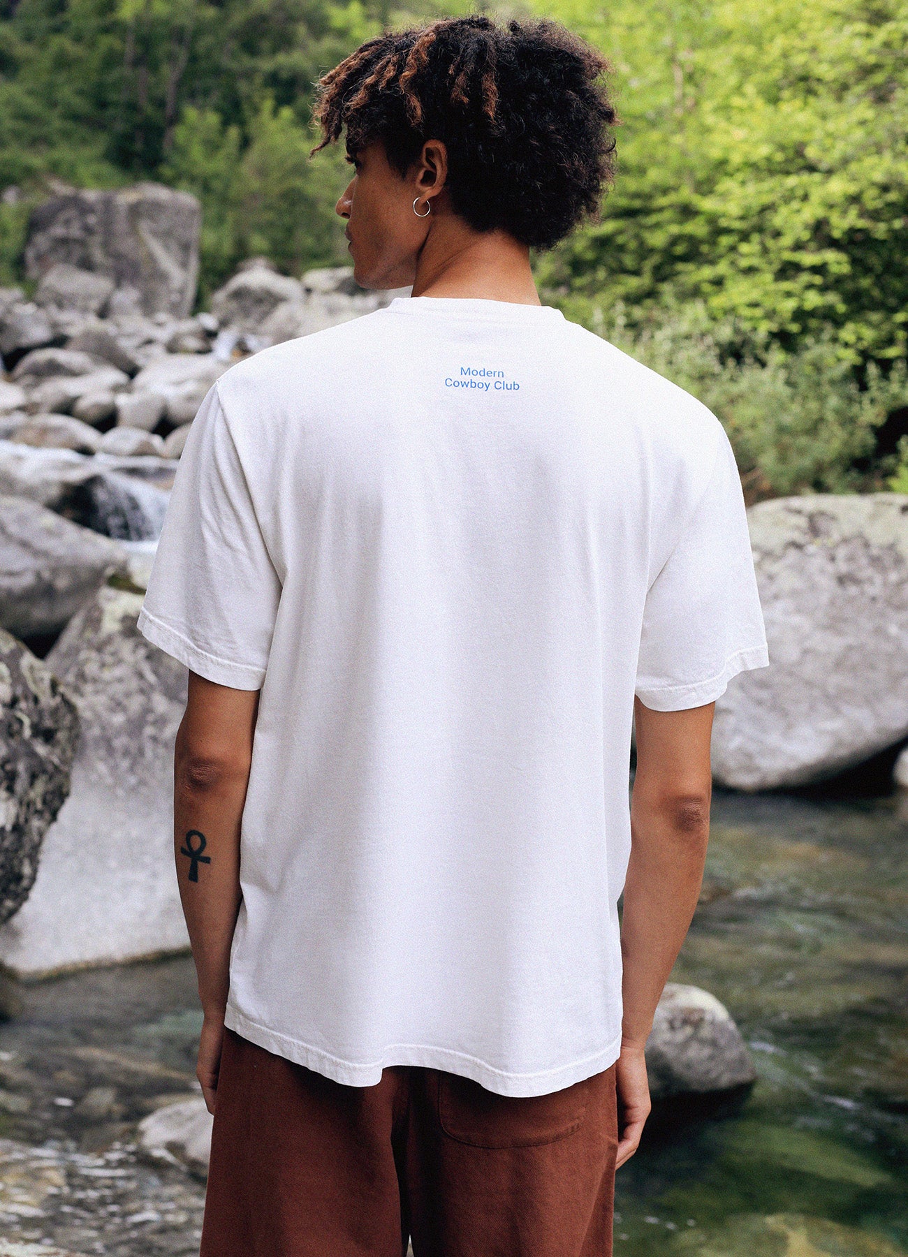 Jil T-shirt - Ivory & Blue Logo